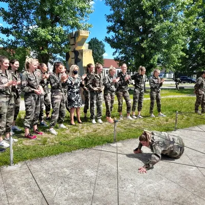 Miss Alsace candidates tenue Militaire Colmar mai 2021